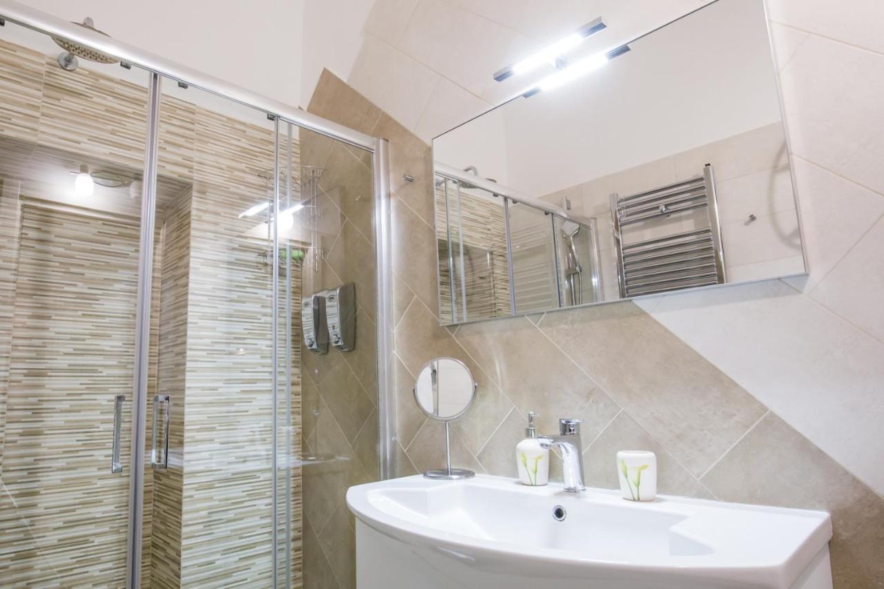 Parthenope Suite Rooms Наполи Екстериор снимка