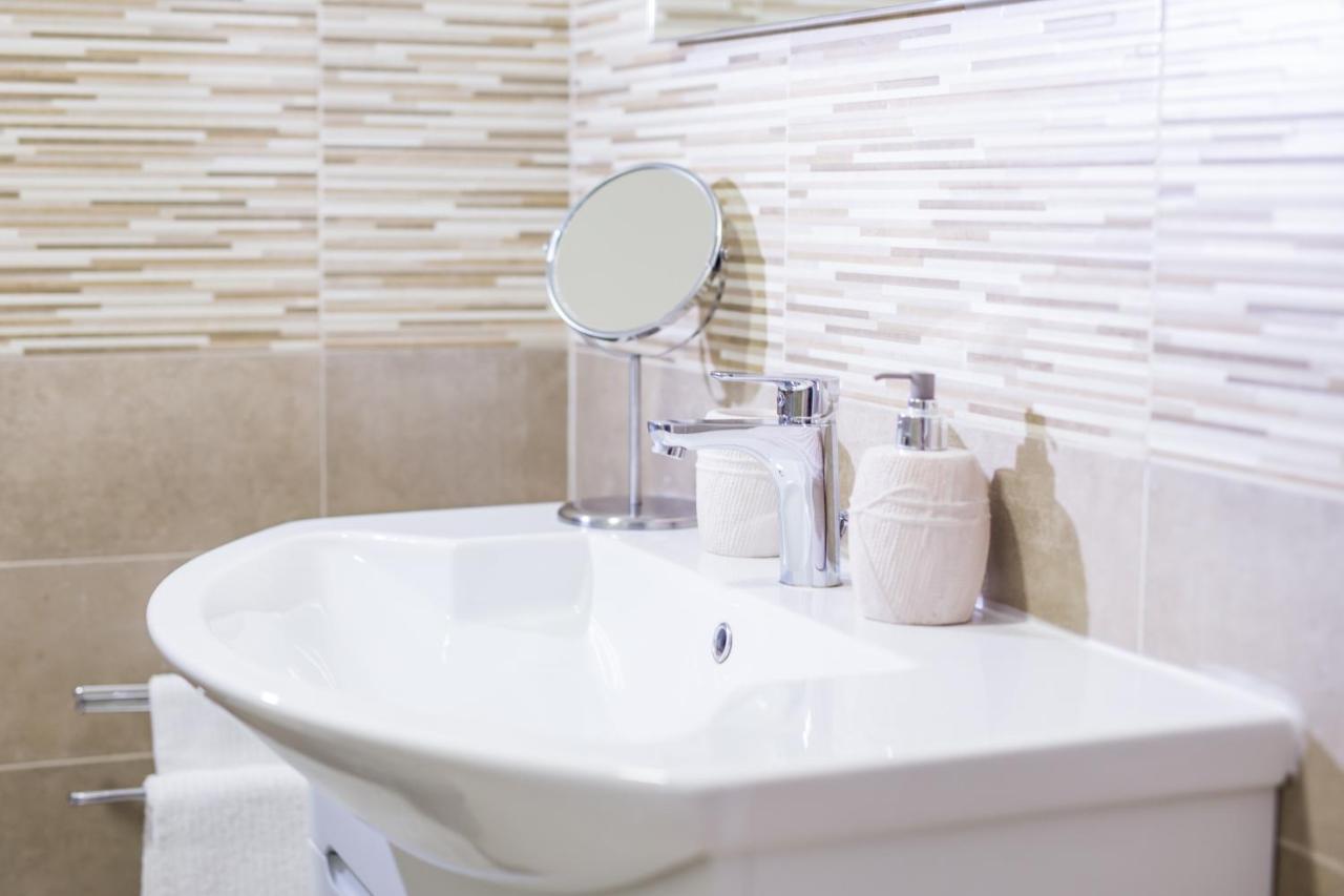Parthenope Suite Rooms Наполи Екстериор снимка
