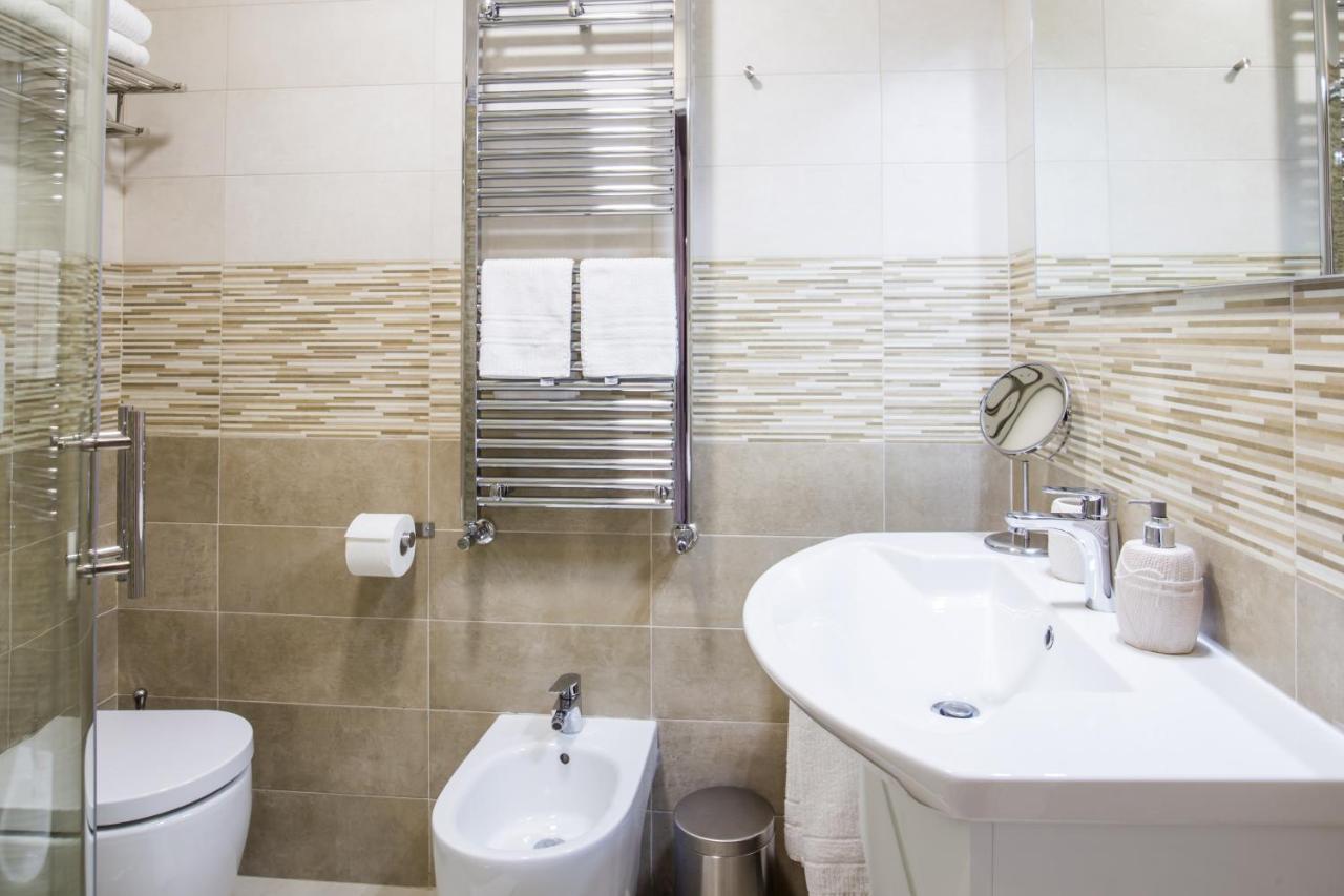 Parthenope Suite Rooms Наполи Екстериор снимка