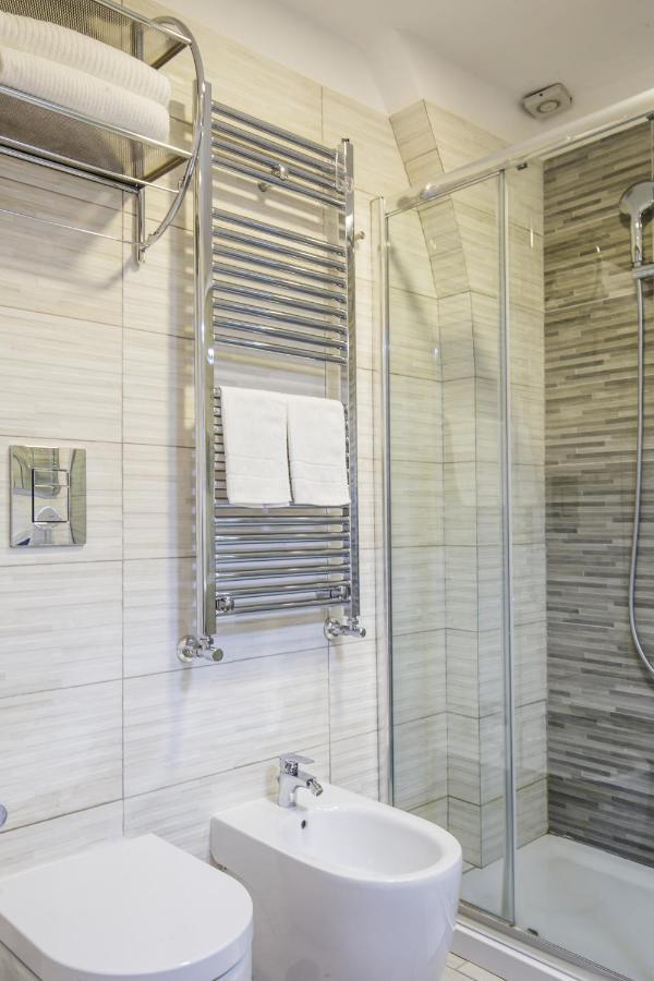 Parthenope Suite Rooms Наполи Екстериор снимка